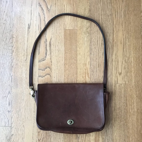 Coach Handbags - Vintage coach crossbody saddle bag